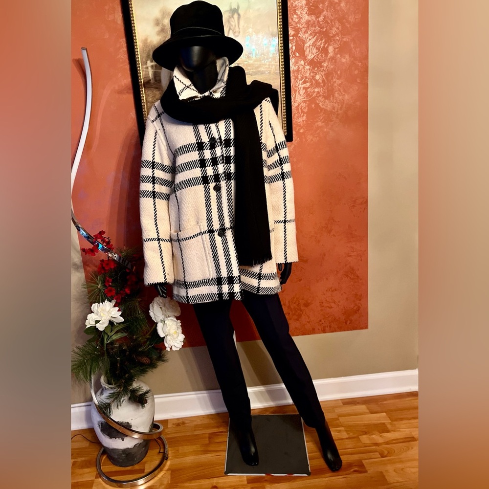 Burberry Black and White Checkered Cape